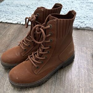 Brown Blowfish boots size 7 1/2